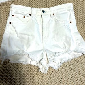 Abercrombie & Fitch - The Mom Short High Rise